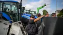 Impor biji-bijian Ukraina ke negara Eropa seperti Polandia, Slovakia, dan Hongaria, akan tetap dibatasi, meskipun Komisi Eropa memutuskan untuk tidak memperpanjang larangan impor tersebut. (Nikolay DOYCHINOV/AFP)