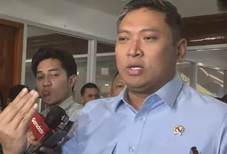Kepala Badan Gizi Nasional (BGN) Sudaryono saat menjawab pertanyaan sejumlah wartawan, usai  Rapat Dengan Pendapat (RDP) bersama Komisi IX DPR. (Liputan6/Ady Anugrahadi)