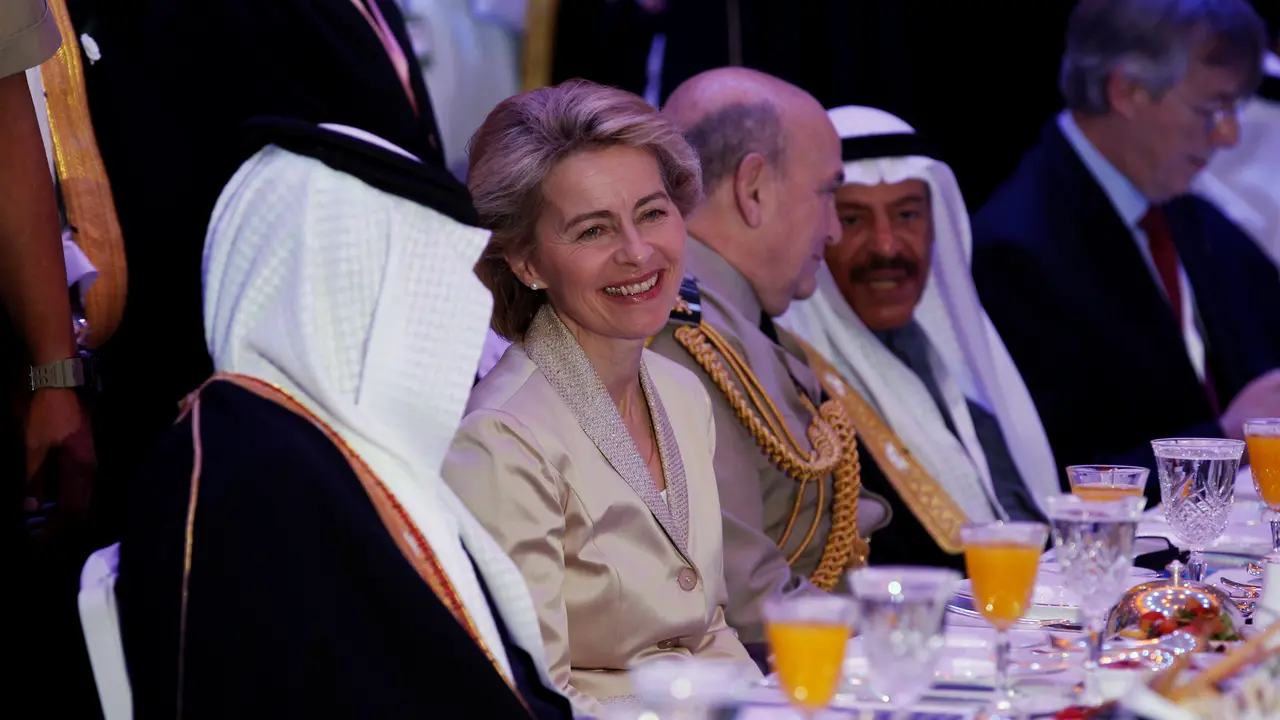 Emoh Pakai Abaya Saat Berkunjung ke Saudi, Menhan Jerman Dicela