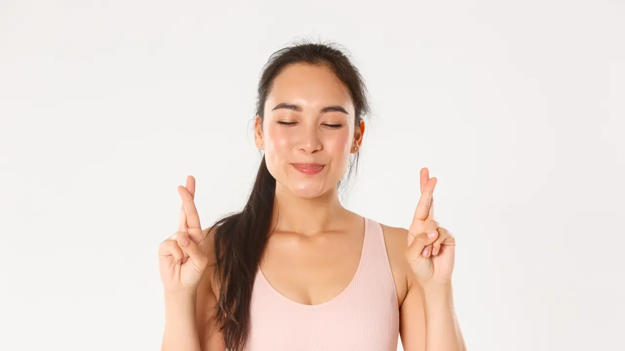 Gerakan face yoga yang bermanfaat untuk otot wajah dan leher