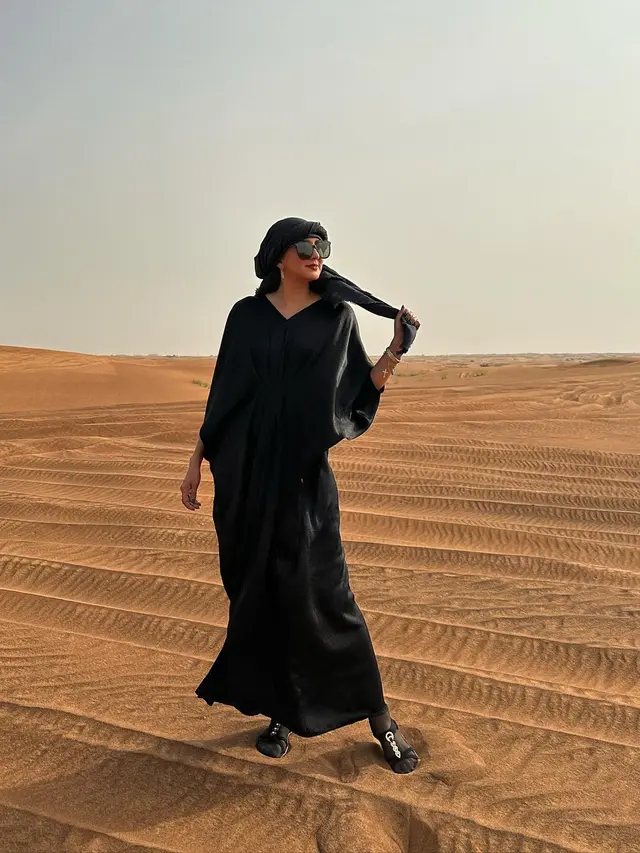 7 Potret Donna Agnesia Pakai Kaftan Waktu Liburan di Dubai Ini Curi Perhatian