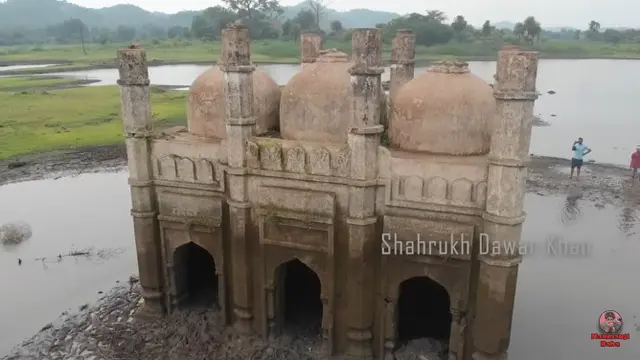 Terendam Selama 3 Dekade, Masjid Berusia 120 Tahun Ini Muncul Lagi ke Permukaan