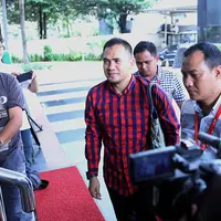 Penyanyi dangdut Saipul Jamil memenuhi panggilan Komisi Pemberantasan Korupsi (KPK) pada Senin, (16/1/2017). Ini merupakan pemeriksaan terkait dengan kasus suap atas vonis kasus pencabulan. (Nurwahyunan/Bintang.com)