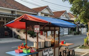 Ilustrasi Jualan Bakso dan Mi Ayam. (Foto: AI)