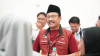 Menteri Sosial Saifullah Yusuf menemui para pendamping Program Keluarga Harapan (PKH) yang telah dilantik menjadi PPPK di rumah makan Torina, Balikpapan, Rabu (8/10/2025). Gus Ipul memberikan arahan terkait proses bisnis dan target graduasi. Biro Humas Kemensos/ Nada Nur Sella