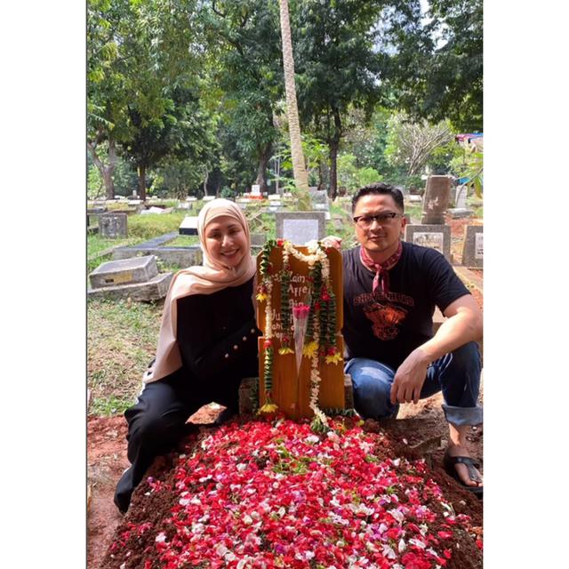 6 Momen Hangat Deswita Maharani Merawat Ayahnya Sebelum Meninggal Dunia