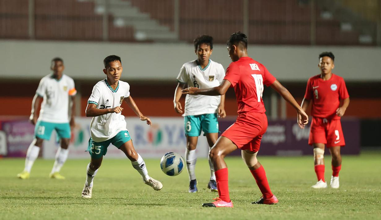 Muhammad Riski Afrisal dkk masih menyisakan 1 laga lagi di Grup A menghadapi Vietnam untuk menentukan juara grup yang akan langsung lolos ke babak semifinal. Sementara sang runner-up akan memperebutkan 1 tempat ke semifinal dengan dua penghuni runner-up di dua grup lainnya. (PSSI)