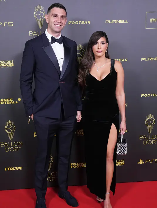 Emi Martinez mengungguli dua pesaing terdekatnya yakni Ederson di posisi kedua dan Yassine Bounou yang menempati posisi ketiga dalam Yashin Trophy 2023. (FRANCK FIFE / AFP)