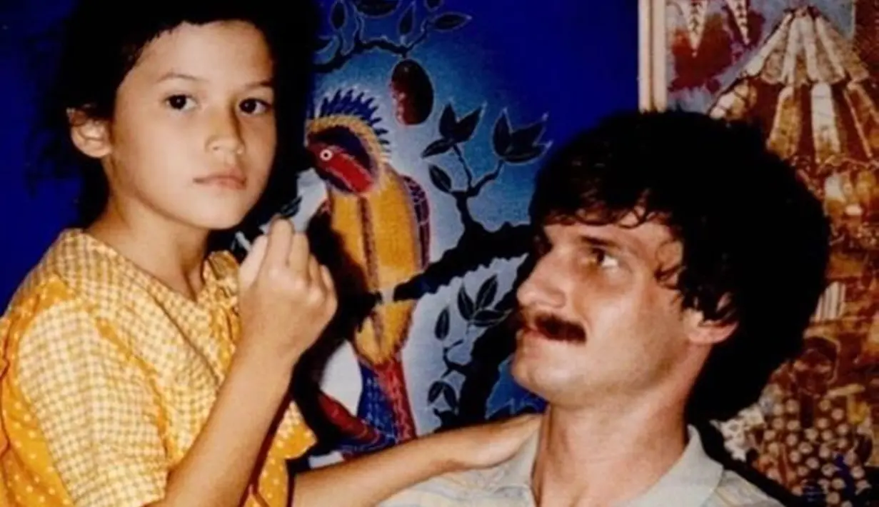 Tamara merupakan anak pasangan dari Zbigniew Bleszynski dan Farida Gasik. Ayah Tamara merupakan warga negara Polandia dan ibunya merupakan wanita keturunan sunda. (Liputan6.com/IG/ tamarableszynskiofficial)