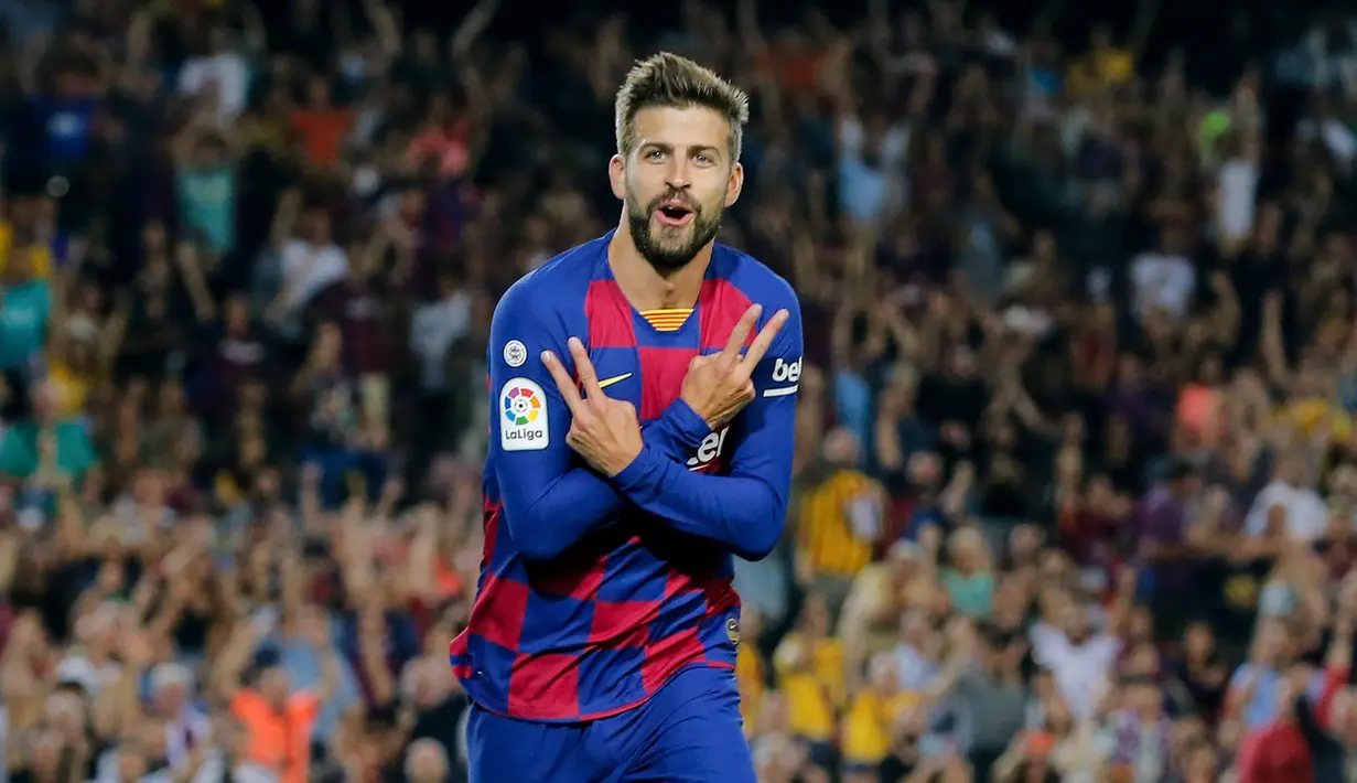 Gerard Pique - Bek andalan Barcelona ini pernah menjalani menjadi pemain Akademi Barcelona pada 1997-2004 lalu hengkang ke Manchester United. Pada tahun 2008, Pique kembali ke Barcelona dan mengisi pertahanan skuat Blaugrana hingga sekarang. (AFP/Pau Barrena)