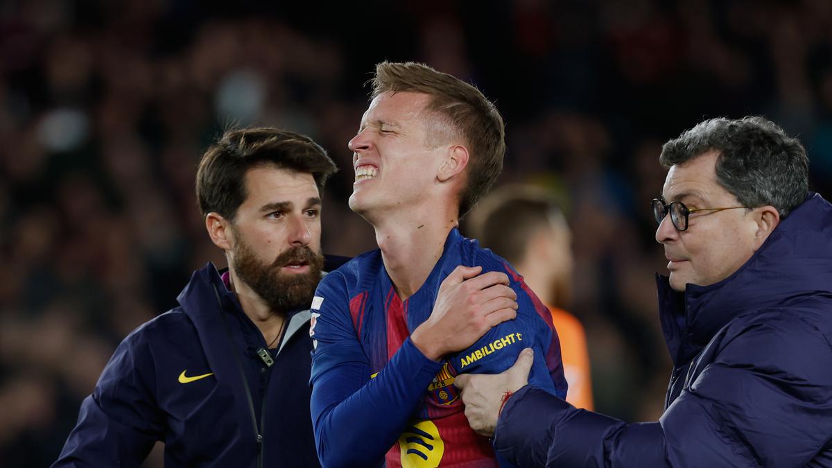 Barcelona Dihantam Nasib Buruk: Dani Olmo Dislokasi Bahu dan Absen Sebulan, Pedri Bikin Cemas tapi Beri Kabar Baik