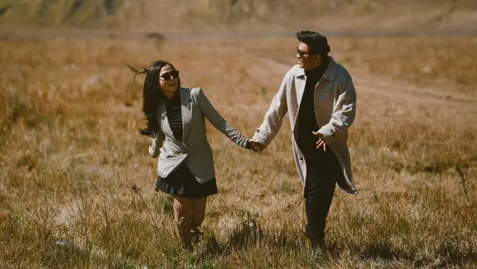 Potret Deretan Seleb Prewedding di Bromo Sebelum Viral Terbakar