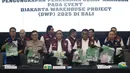 Dari pengungkapan ini, penyidik menyita sejumlah barang bukti yang terdiri dari sabu seberat 31 kilogram, pil ekstasi sebanyak 956,5 butir, ekstasi serbuk 23,59 gram, dan happy water 135 gram. Tampak dalam foto, Dirtpidnarkoba Bareskrim Polri, Brigjen Eko Hadi Santoso (ketiga kiri depan) menunjukkan barang bukti pengungkapan peredaran narkoba jelang gelaran Djakarta Warehouse Project (DWP) 2025 di Bali pada 12–14 Desember 2025 lalu di gedung Bareskrim Mabes Polri, Jakarta, Senin (22/12/2025). (merdeka.com/Arie Basuki)