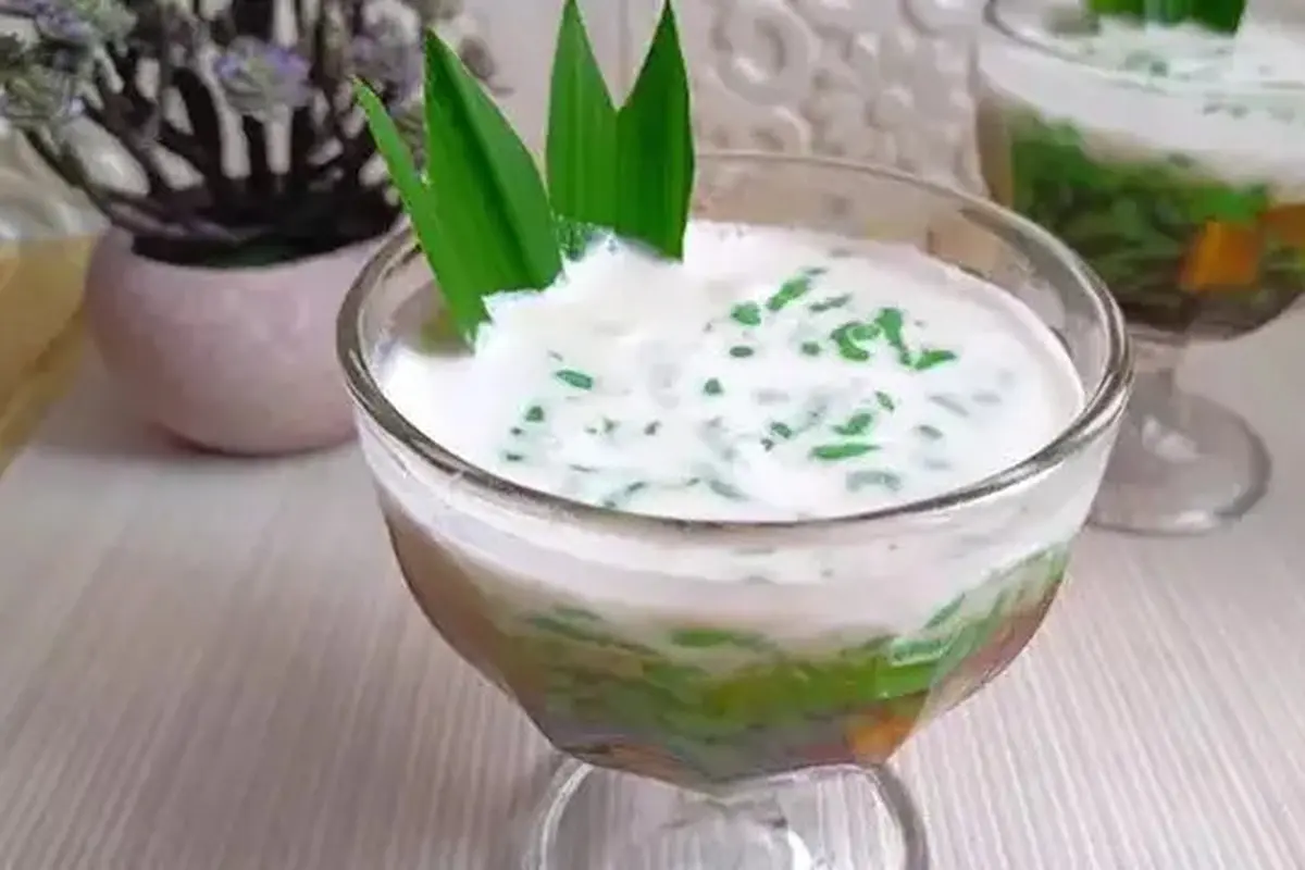 Cara Mudah Membuat Cendol Tanpa Ribet, Cuma Pakai Saringan