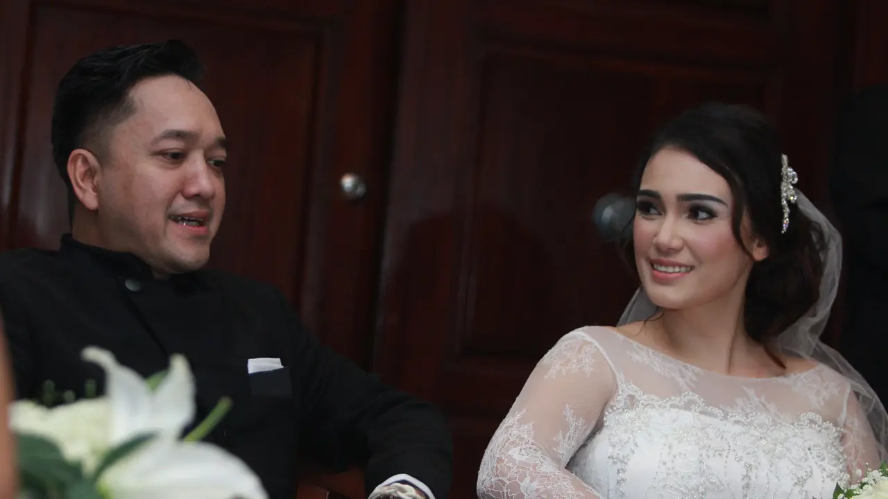 Feby Febiola dan Franky Sihombing