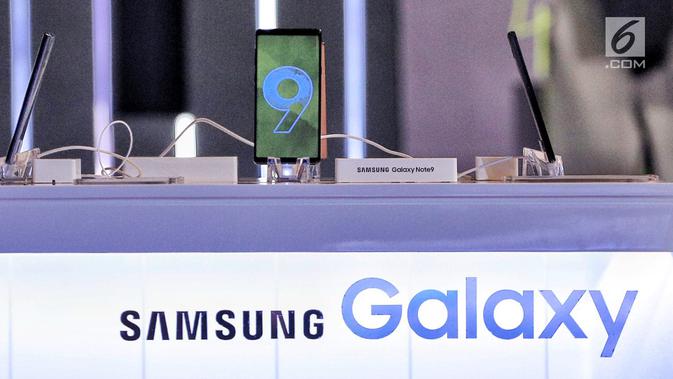 Samsung Galaxy Note 9 kini resmi dipasarkan di Indonesia dengan harga Rp 13.499.000 (ROM 128GB/ 6 GB RAM) dan Rp 17.999.000 (ROM 512 GB/8 GB RAM).(Liputan6.com/Faizal Fanani)