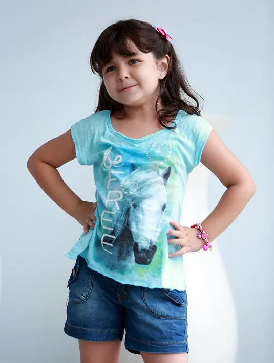 Meski memerankan sosok anak manja dan jahat, rupanya karakter tersebut hanyalah di depan layar kaca. Velove Putri Meyer sama sekali bukan sosok anak yang judes, hal itu bahkan tidak terlihat pada dirinya yang sesungguhnya. (Deki Prayoga/Bintang.com)