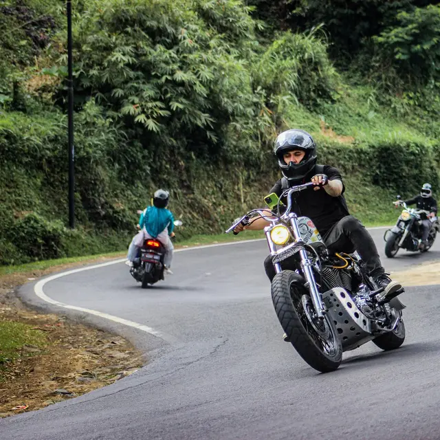 13 Tahun Jadi Duda, Ini 7 Gaya Vicky Nitinegoro dengan Hobi Motornya