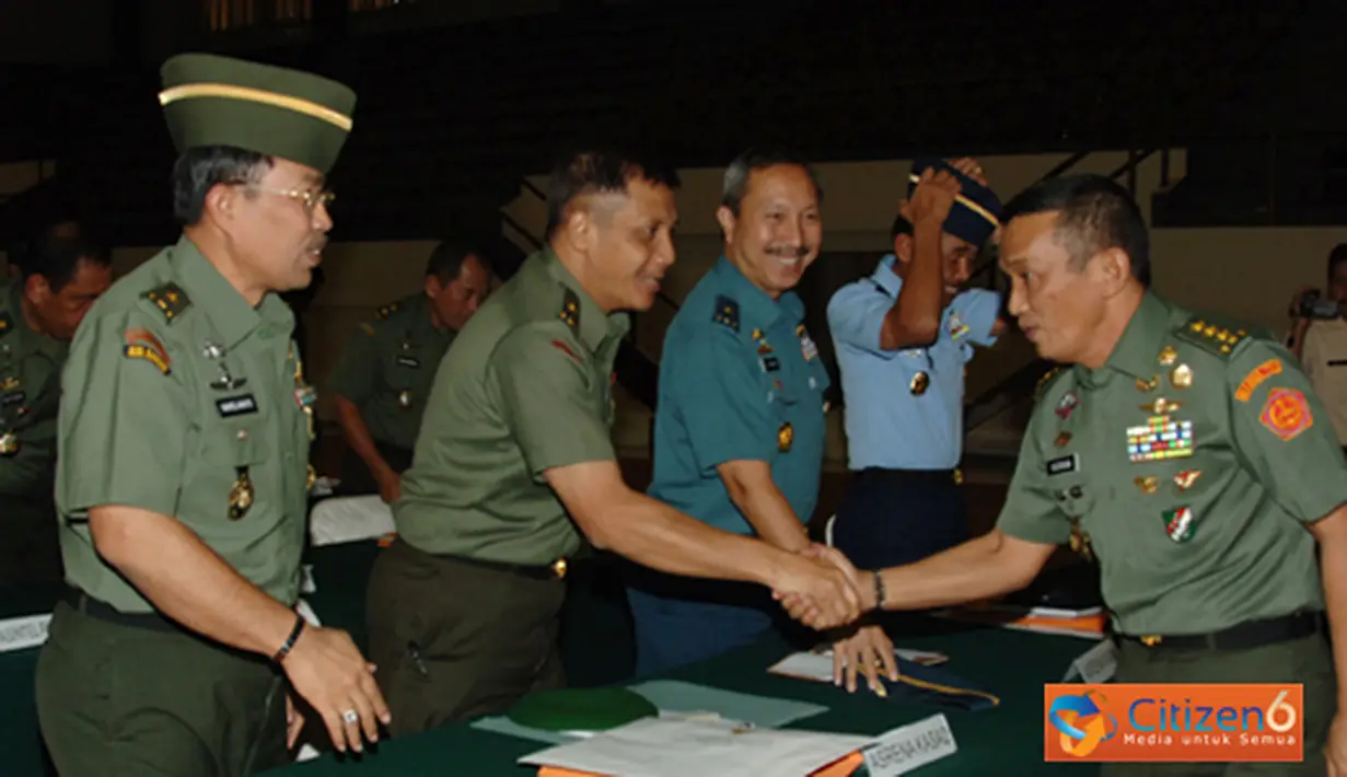 Citizen6, Jakarta: Hadir pada acara tersebut diantaranya, Dansesko TNI, para Asisten Panglima TNI, para Asisten Kas Angkatan, Kabalakpus TNI dan Wakapuspen TNI. (Pengirim: Badarudin Bakri).