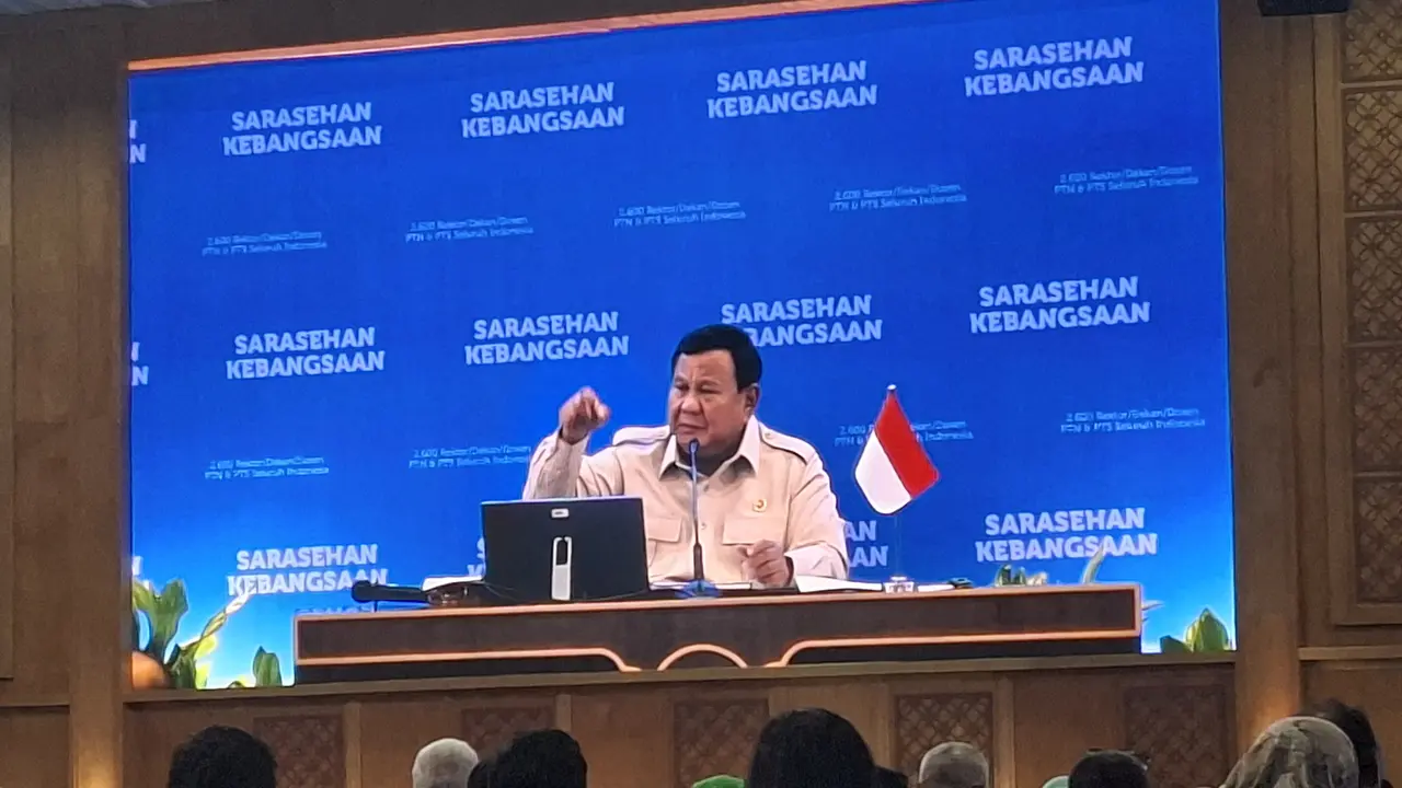 Presiden Prabowo Subianto dalam acara Sarasehan Kebangsaan 2.600 Rektor/Dekan/Dosen PTN & PTS Seluruh Indonesia