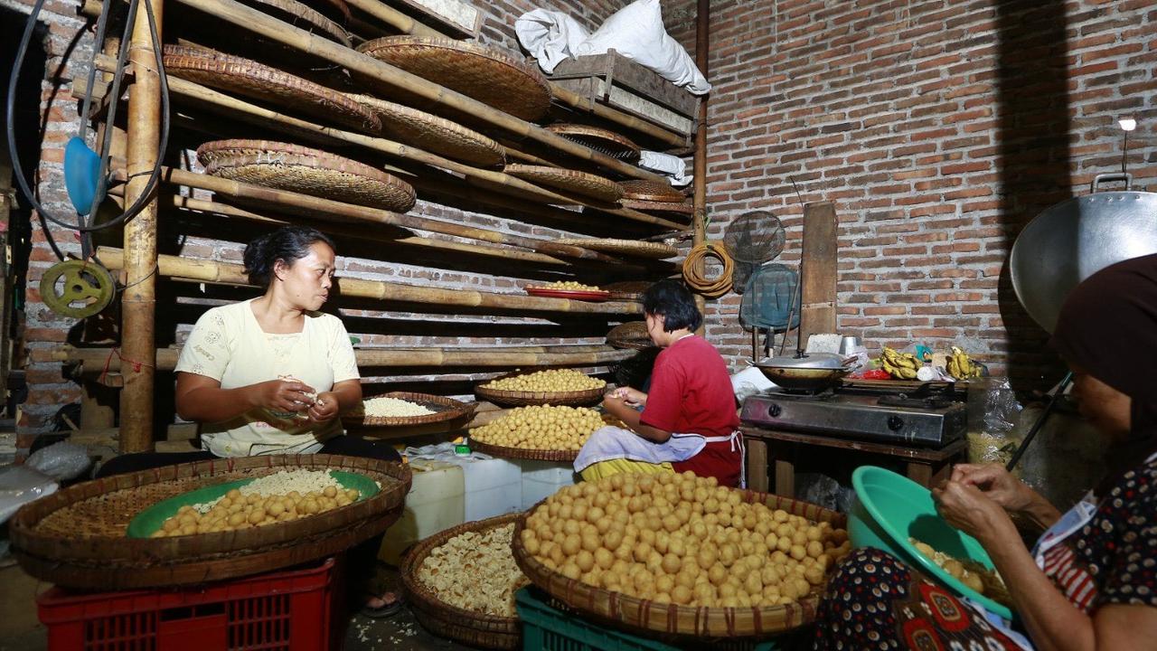 Dorong UMKM Naik Kelas, KAI Siapkan Fasilitas untuk Kantongi Sertifikasi Halal, BPOM dan HKI