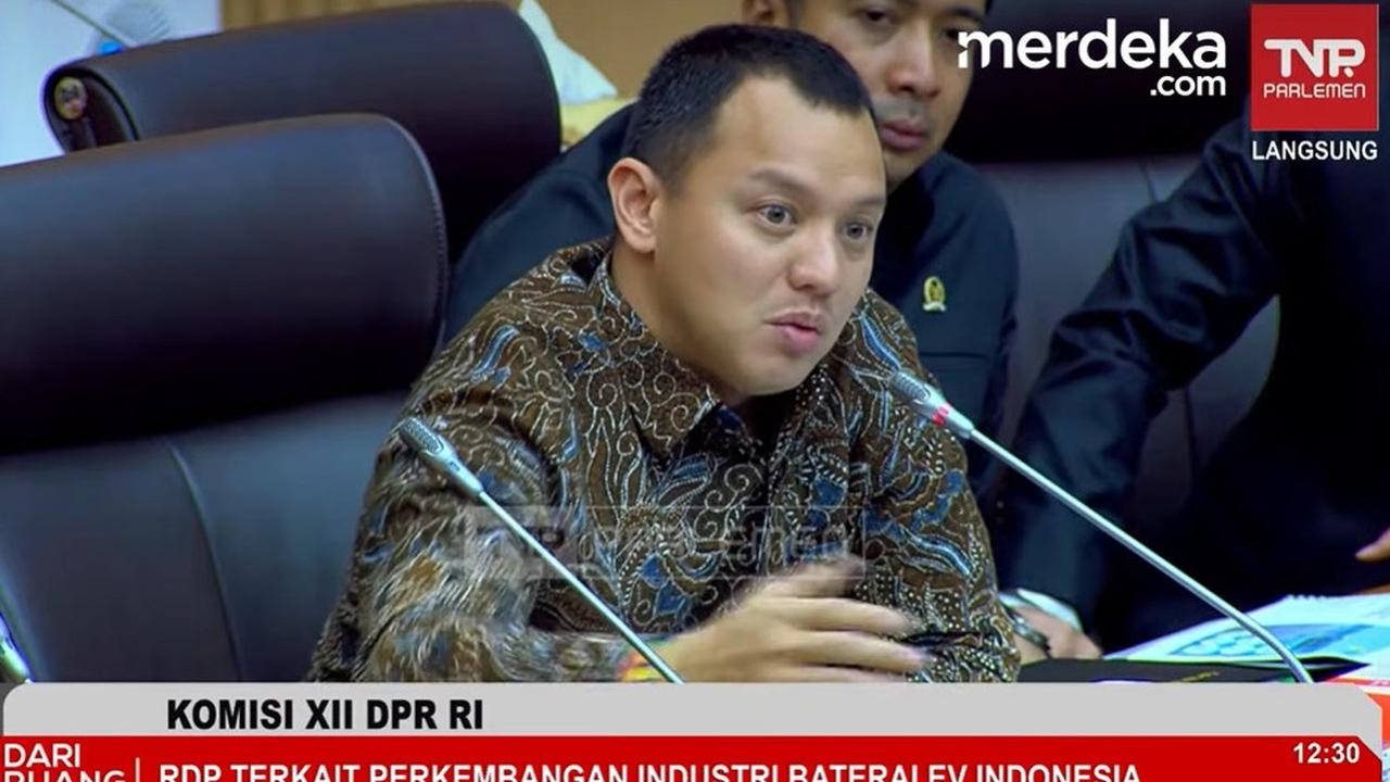 VIDEO: Tatapan Moreno 'Pembalap Tampan' DPR Sentil Industri Baterai "Jangan Fokus Mobil Listrik!"