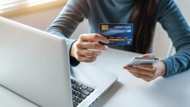 Tips menghindari bunga kartu kredit