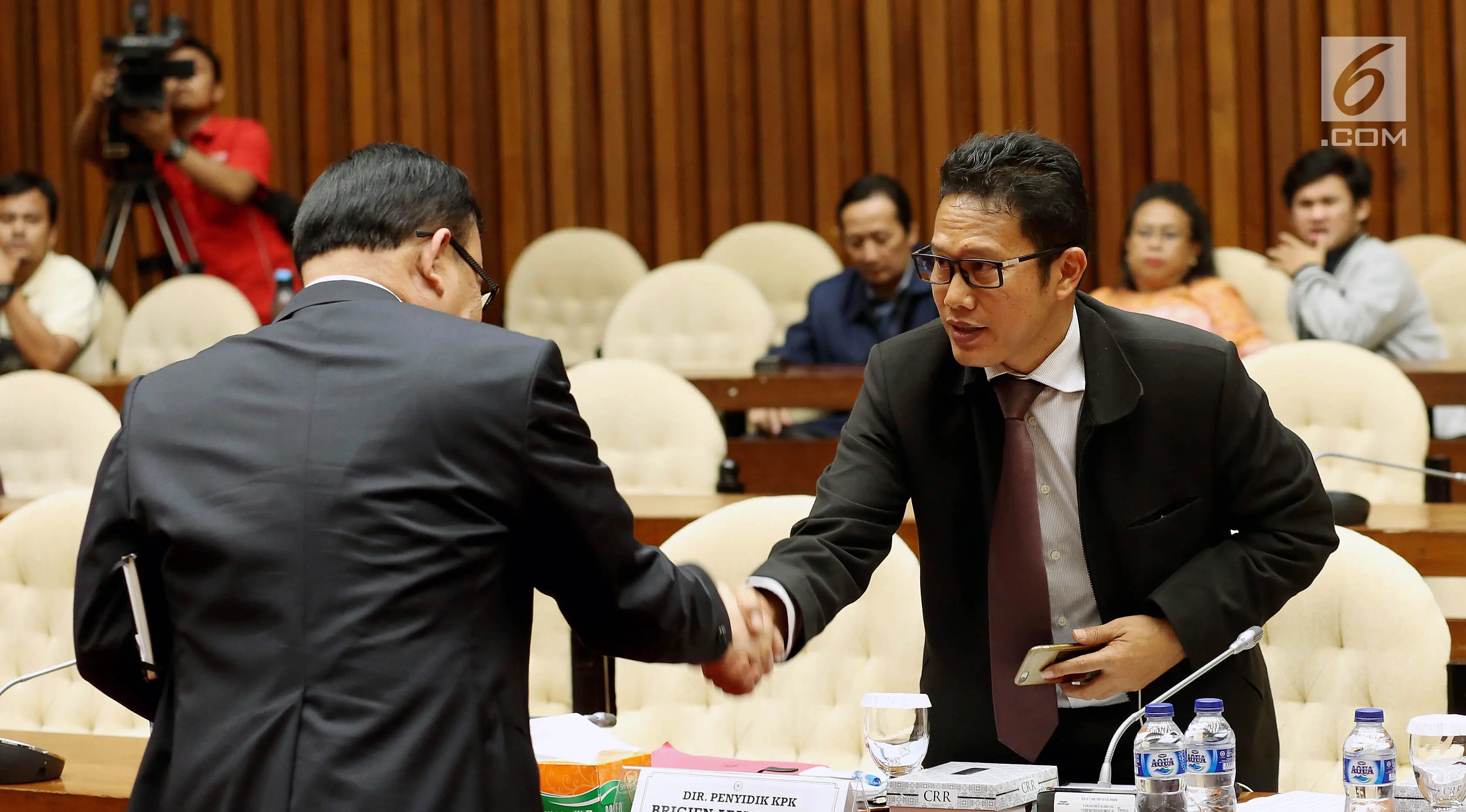 Direktur Penyidikan Komisi Pemberantasan Korupsi (KPK) Brigjen Pol Aris Budiman saat memenuhi panggilan Rapat Dengar pendapat bersama Pansus Hak Angke KPK, di Kompleks Parlemen, Senayan, Jakarta, Selasa (29/8). (Liputan6.com/Johan Tallo)