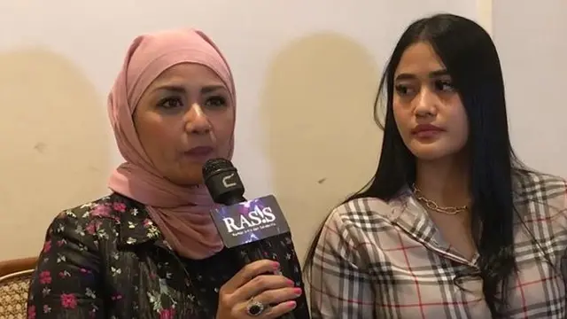 Yuyun Sukawati Berhijab