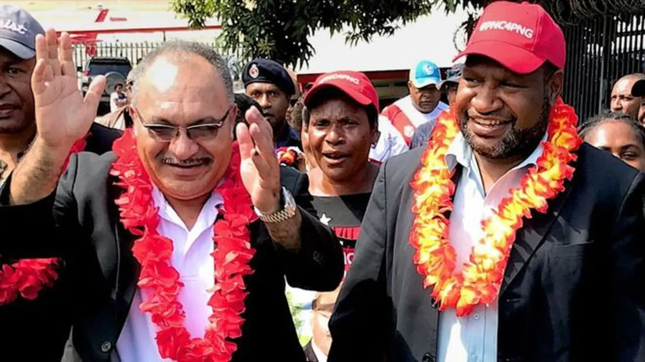 Perdana Menteri terpilih, James Marape bersama Peter O'Neill (AFP)