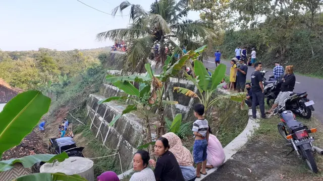 Lokasi Mobil Polisi Terjun sedalam 12 meter