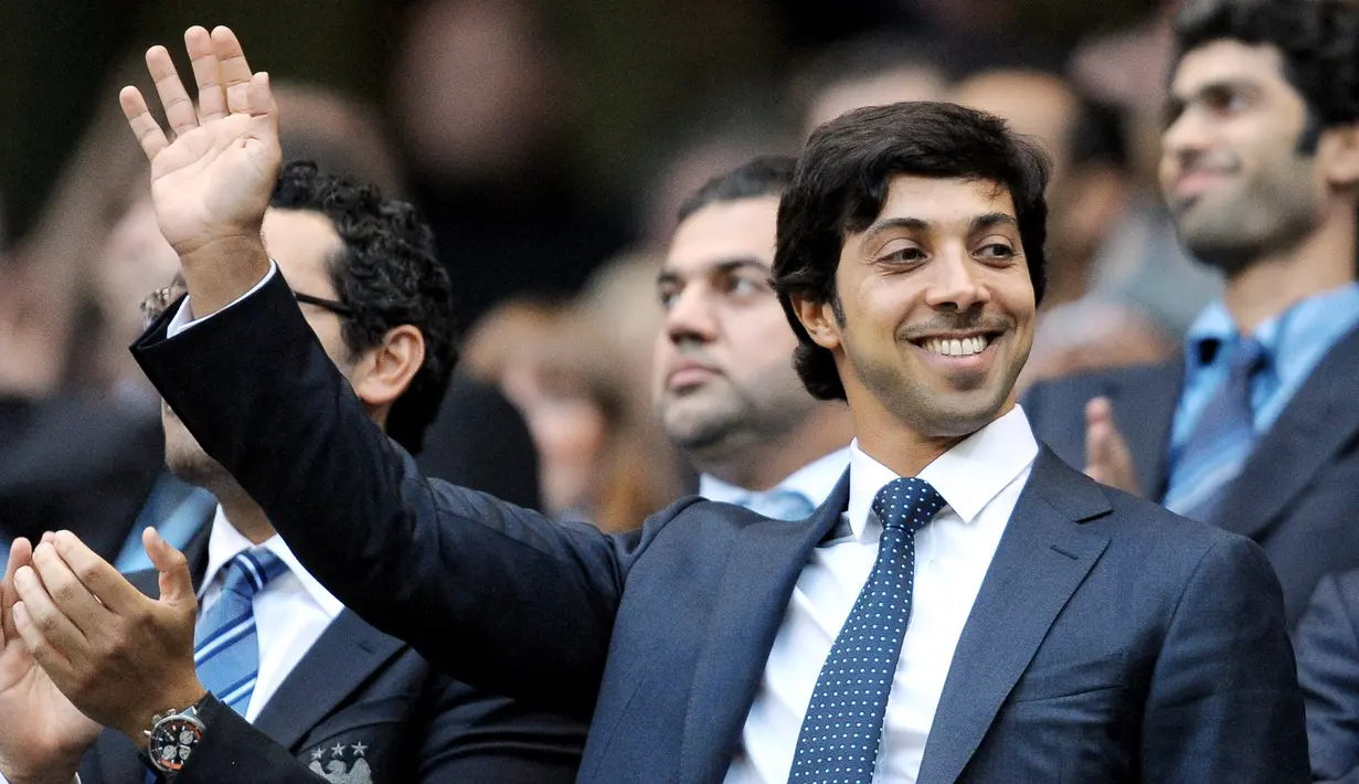 Boss Manchester City tak perlu lagi diragukan sebagai salah satu pemilik klub terkaya di dunia. Sheikh Mansour memiliki kekayaan mencapai 200 miliar pounds atau Rp360,3 triliun. (AFP/Andrew Yates)