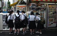 Sebuah Perusahaan Tawarkan Wisata Jadi Mahasiswa Jepang bagi Turis Asing