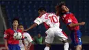 Kurniawan Dwi Yulianto menjadi pencetak gol terbanyak Timnas Indonesia di ajang Piala AFF. Ia telah mencetak 14 gol selama empat edisi Piala AFF, sejak tahun 1996 hingga 2004. (AFP/Joseph Barak)