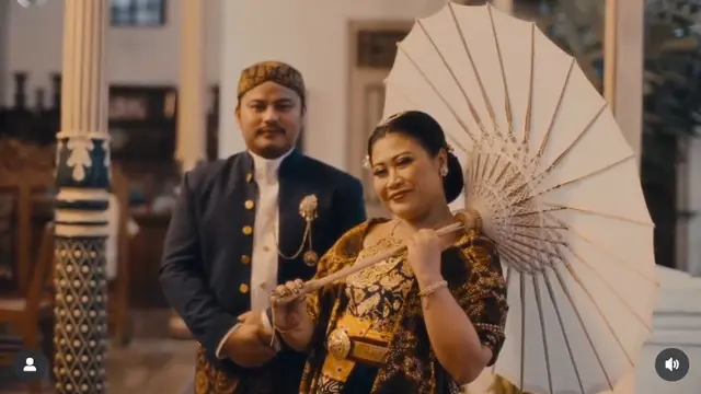 6 Potret Prewedding Boiyen Tema Adat Jawa di Jogja, Elegan Bernuansa Klasik
