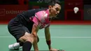 <p>Pebulu tangkis tunggal putra Indonesia Jonatan Christie berusaha mengembalikan kok ke arah Shi YU Qi dari China pada pertandingan semifinal Indonesia Masters 2023 di Istora Senayan, Jakarta, Rabu (25/1/2023). Jojo, sapaannya, menundukkan pemain China Shi Yu Qi dengan skor 21-13, 15-21, 21-19. (AFP/Bay Ismoyo)</p>