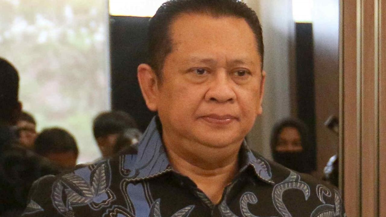 VIDEO: Menengok Gaya AHY & Bamsoet Naik Mobil Mewah-Klasik di DPR Jelang Pidato Prabowo