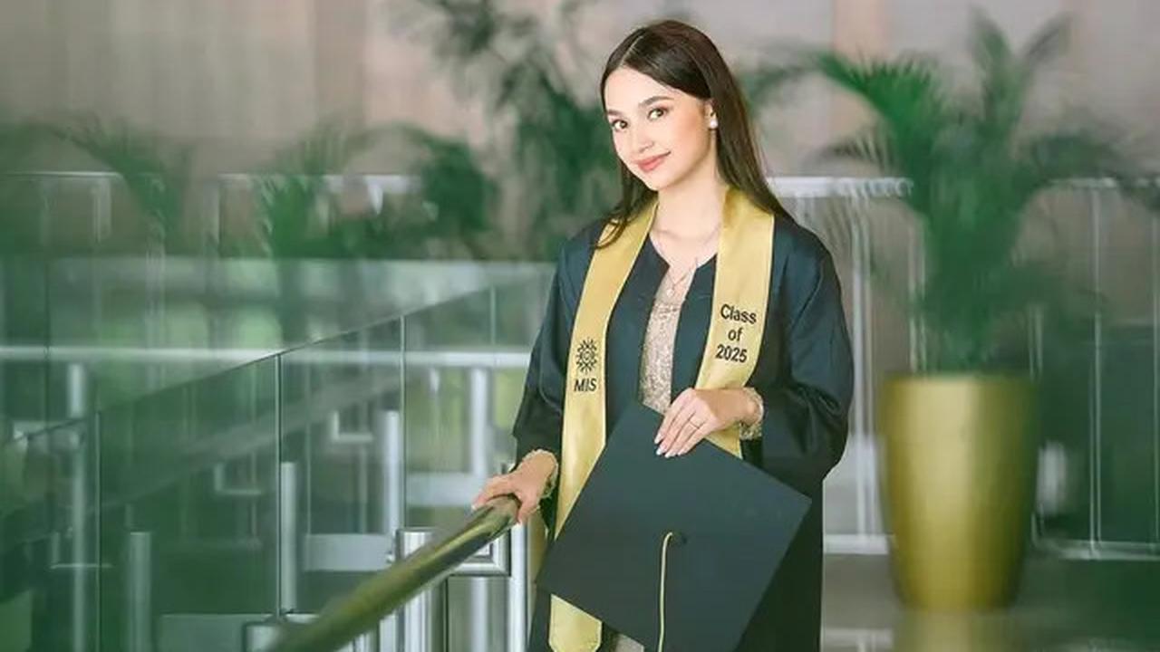 Gaya Anak Cut Tary Wisuda SMA Jadi Sorotan, Model Kebayanya Anggun Memesona