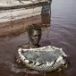 Memanen garam di Danau Retba atau danau merah muda di Senegal. (Marco Longari/AFP)