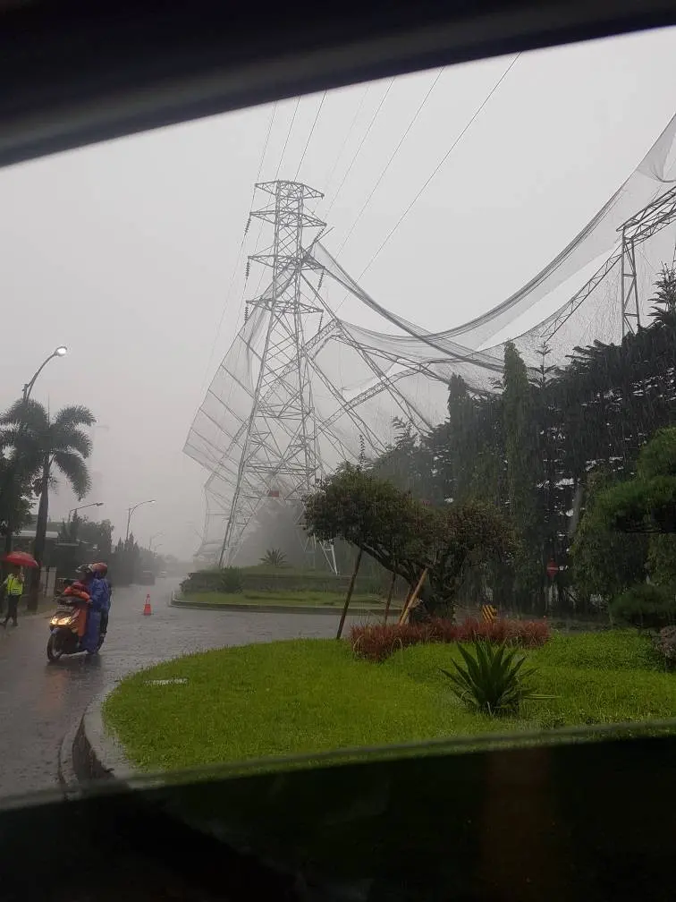 Hujan es kembali melanda Bandung (Dokumen Basarnas Jabar)