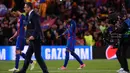 Ekspresi pemain depan Barcelona, Neymar usai ditahan imbang oleh Juventus pada leg kedua perempat final Liga Champions di stadion Camp Nou, Barcelona (19/4). Dengan hasil imbang ini, Barca kandas di liga Champions. (AFP Photo/Josep Lago)