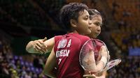 Greysia Polii/Apriyani Rahayu menundukkan pasangan China, Du Yue/Li Yinhui, dengan skor 21-19, 21-10, pada babak pertama Hong Kong Terbuka Super Series 2017, Rabu (22/11/2017). (PBSI)