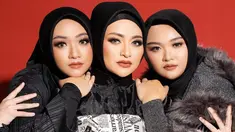 Nadya dan Tasya kini menjadi sosok saudara sekaligus teman bagi Nathalie Holscher. Ketiganya begitu dekat dan kompak. Baru-baru ini, Nathalie dan kedua adiknya menjalani pemotretan bersama. Kedekatan antara ketiganya pun kian disorot setelah sama-sama menjadi mualaf. (Liputan6.com/IG/@nathalieholscher)