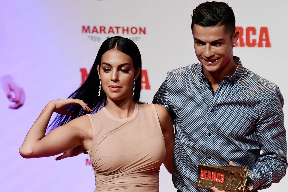 Potret Kemesraan Cristiano Ronaldo dan Georgina Rodriguez, Setia Kala Suka Maupun Duka