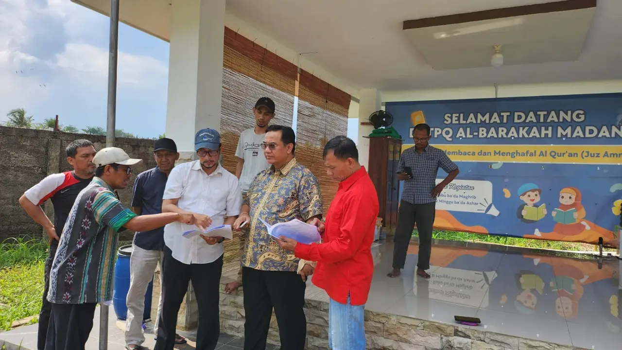 Warga perumahan kompleks Griya Cendikia, Curug, Gunung Sindur, Bogor, Jawa Barat mengadu ke Ombudsman Republik Indonesia (ORI) soal izin pembangunan pabrik tisu yang berdiri di tengah pemukiman.