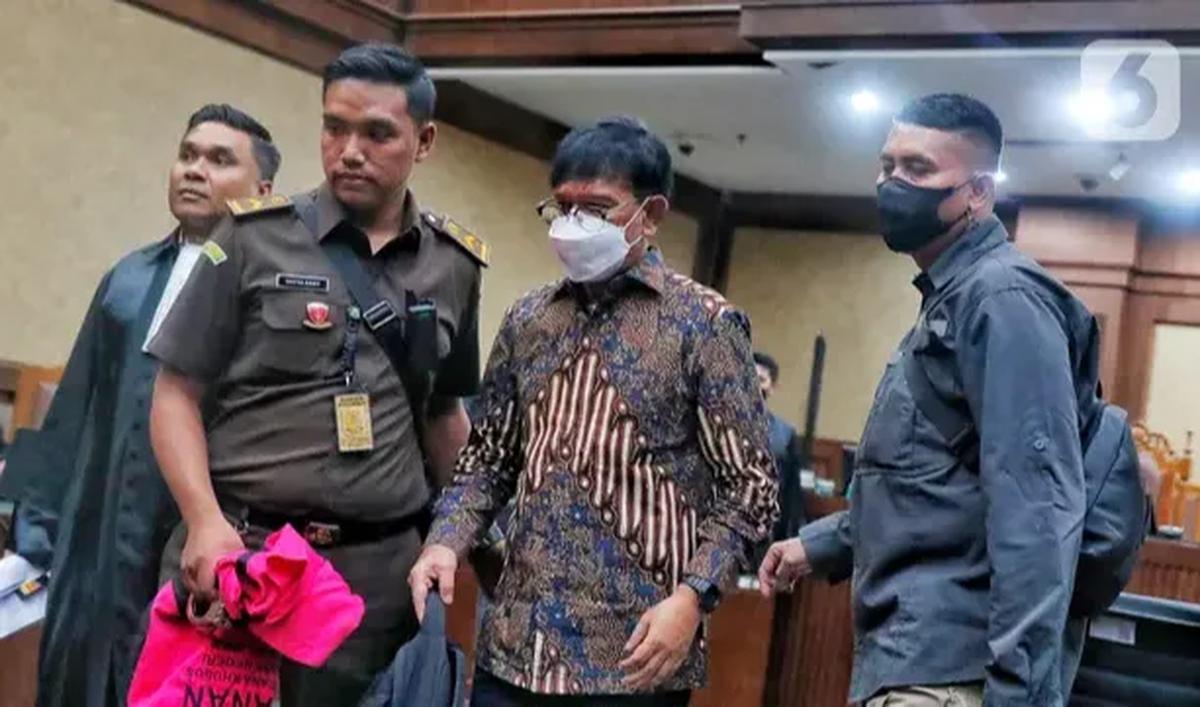 "Lalu siapa yang menentukan Rp2,6 M (biaya 1 tower) itu satu tower dengan perangkatnya?" timpal Fahzal.