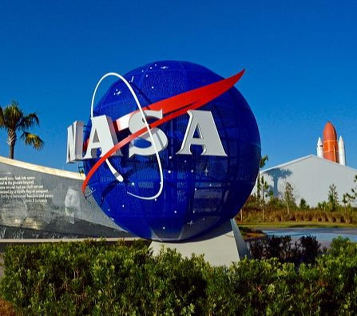 Kemudian pada usia 7 Tahun dia kemudian terbang ke Amerika Serikat memenuhi undangan dari NASA, dan bekerja untuk lembaga tersebut di usia 8 tahun.