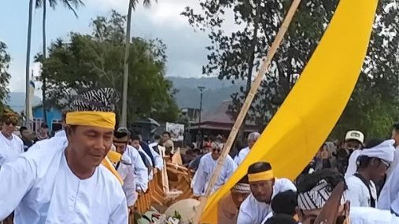 Festival Sekerat, Mengenal Budaya Kutai di Laut