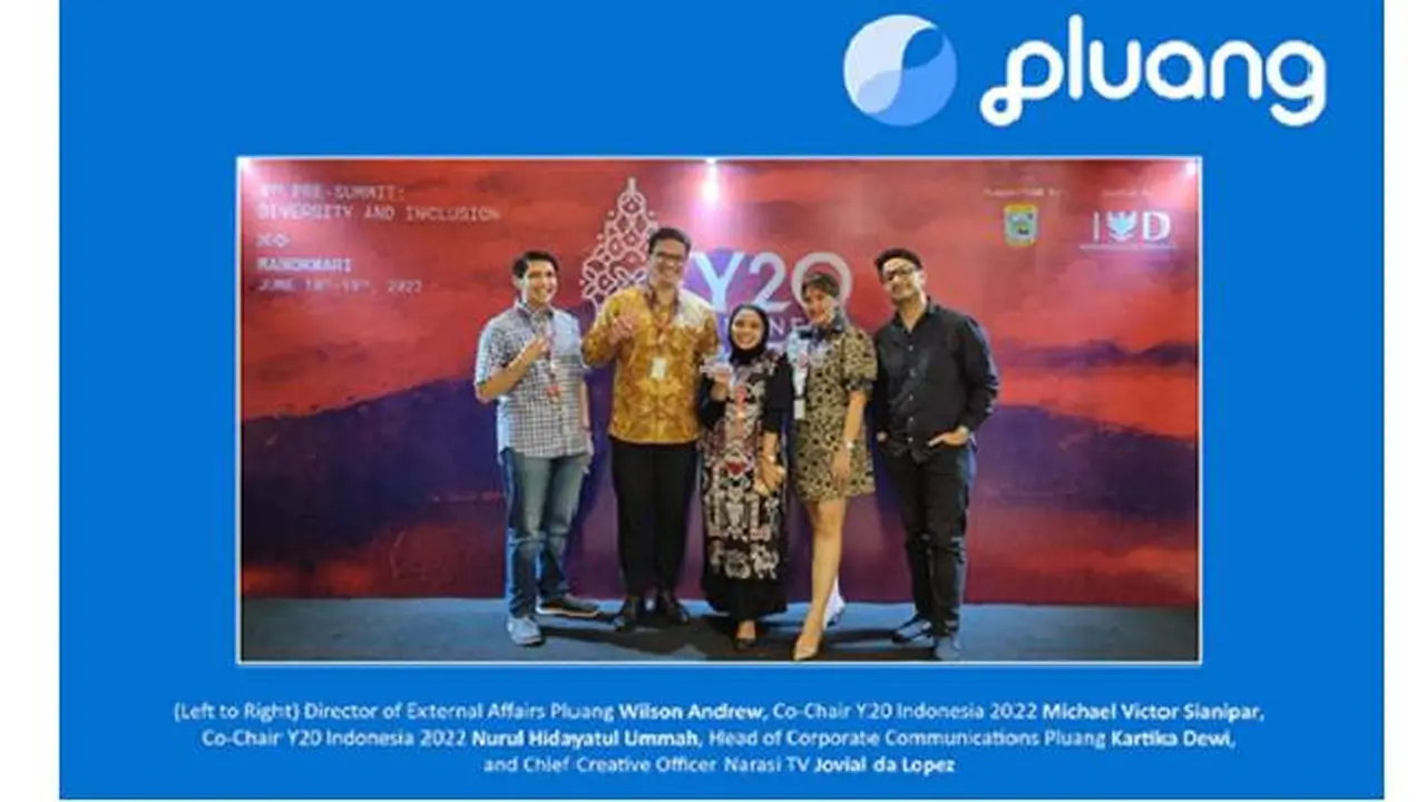 Pluang.
