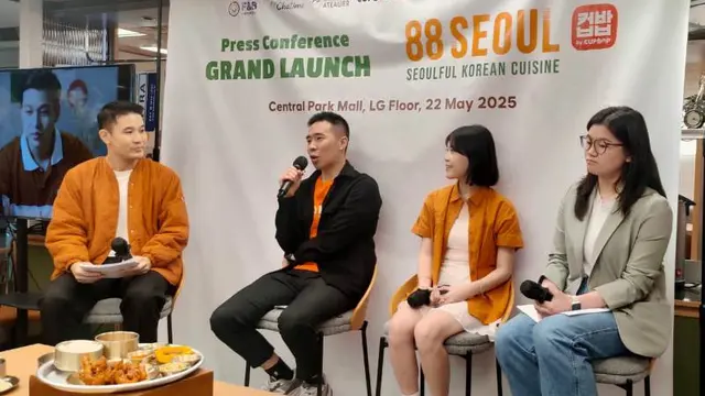 Terinspirasi Drama Reply 1988, 88Seoul Sajikan Masakan Rumahan Korea yang Sesuai dengan Lidah Orang Indonesia.  (Liputan6.com/Henry)